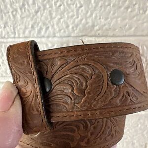 Tony Lama TOOLED LEATHER Belt Strap 32 Embosssed Western USA Made Brown